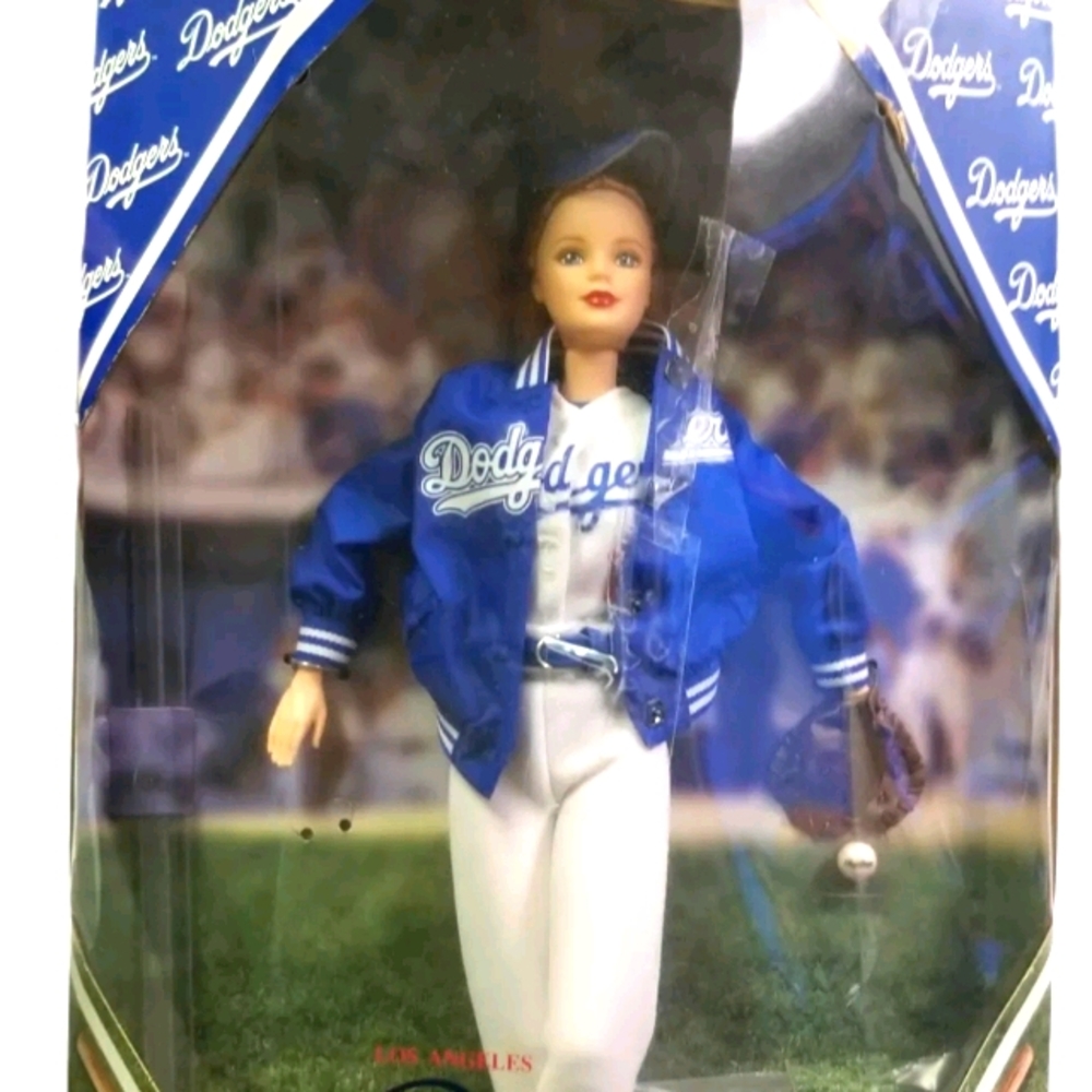 Los Angeles Barbie - Picture 2 of 3